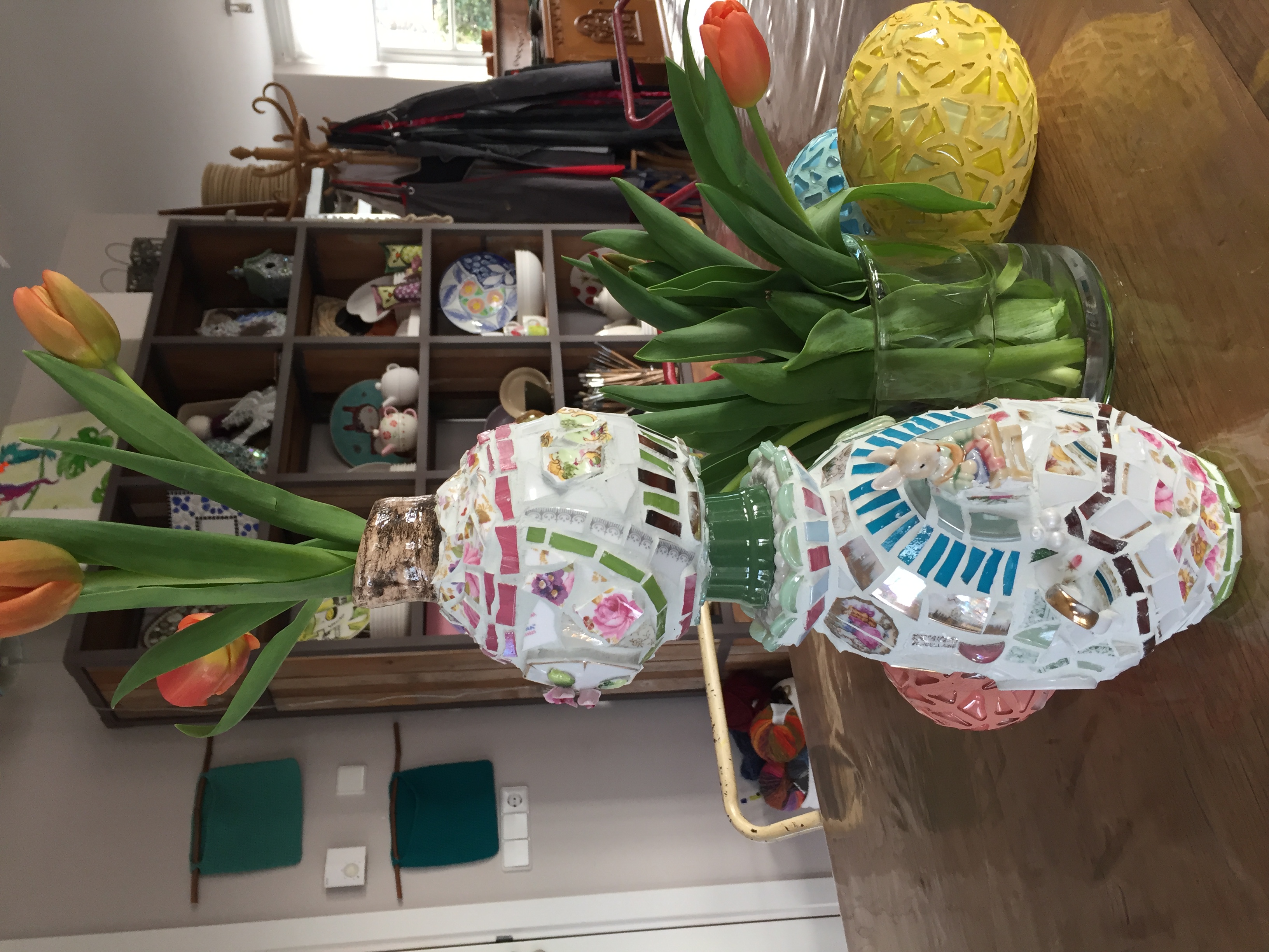 Mozaïeken met servies